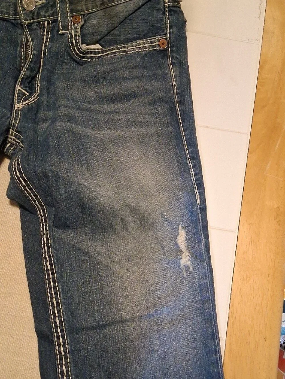 NWOT MENS True Religion Bootcut Jeans with Contrast Stitching SIZE 34